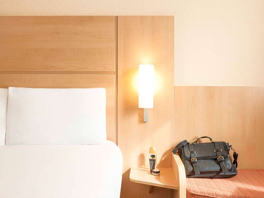 Hotel Ibis Reading Centre Zimmer foto