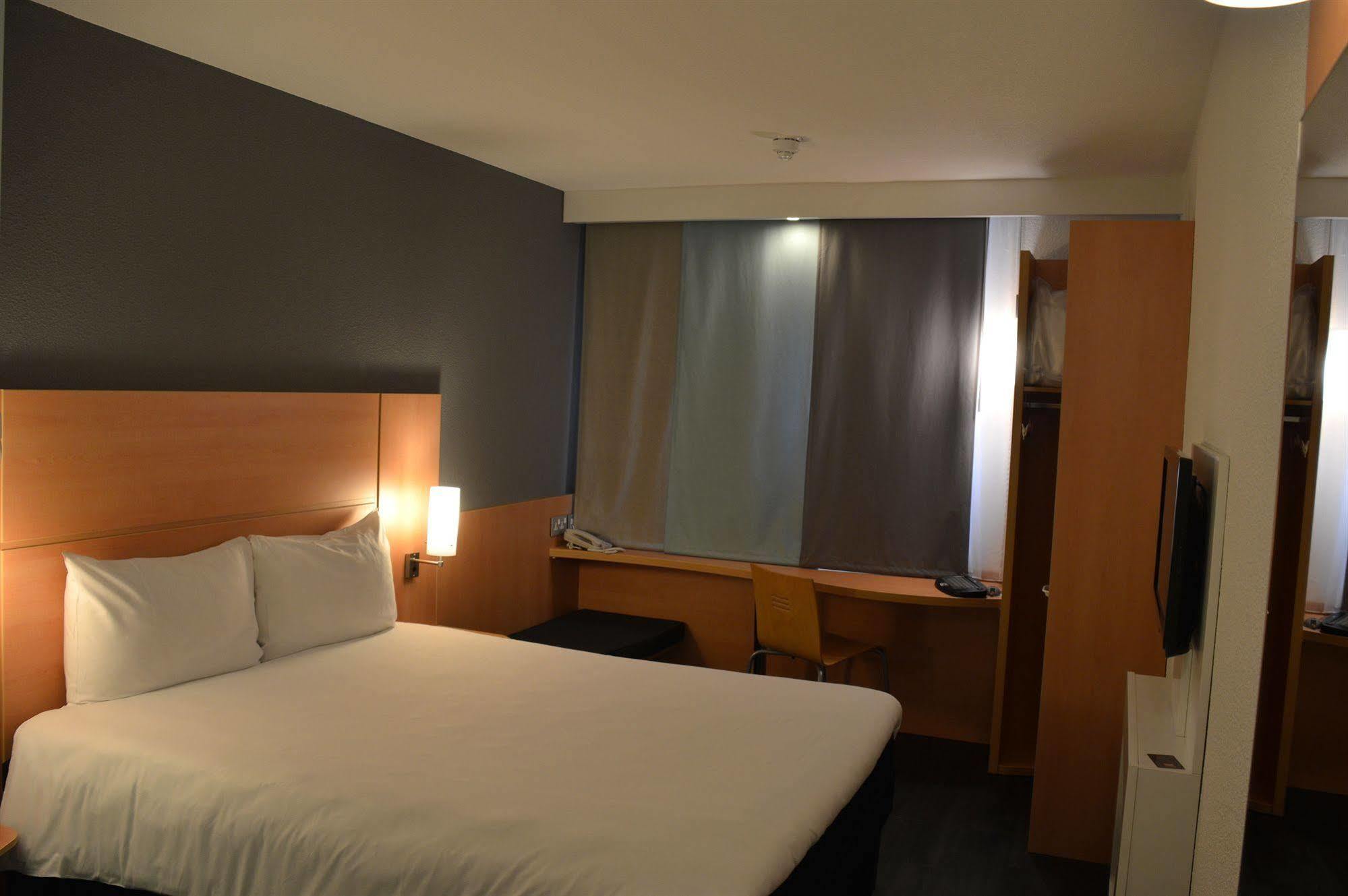 Hotel Ibis Reading Centre Exterior foto